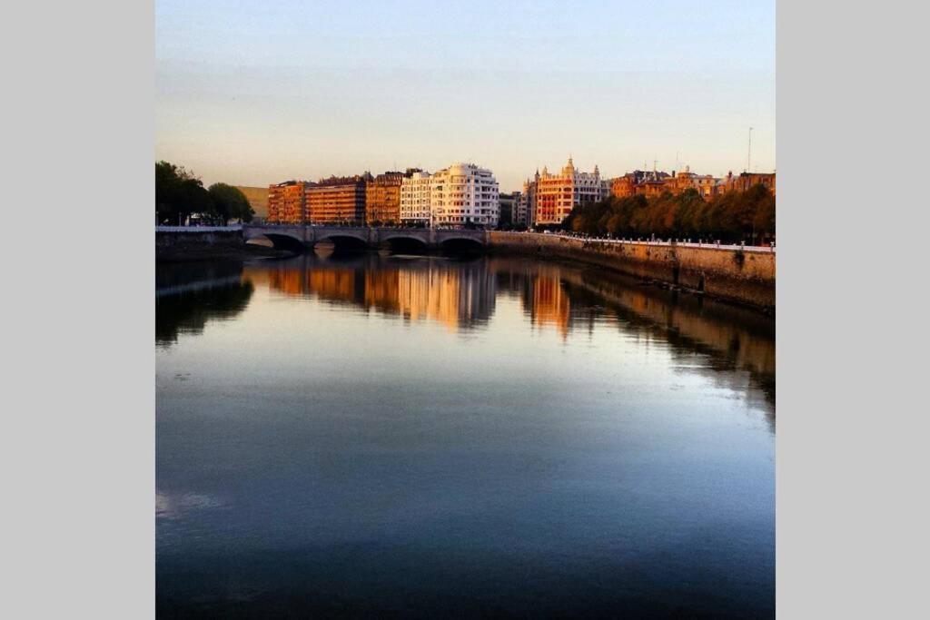 New Gorgeous Central Apartment - Beachfront - 3 Bd San Sebastián Exteriör bild