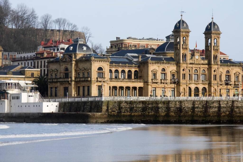 New Gorgeous Central Apartment - Beachfront - 3 Bd San Sebastián Exteriör bild