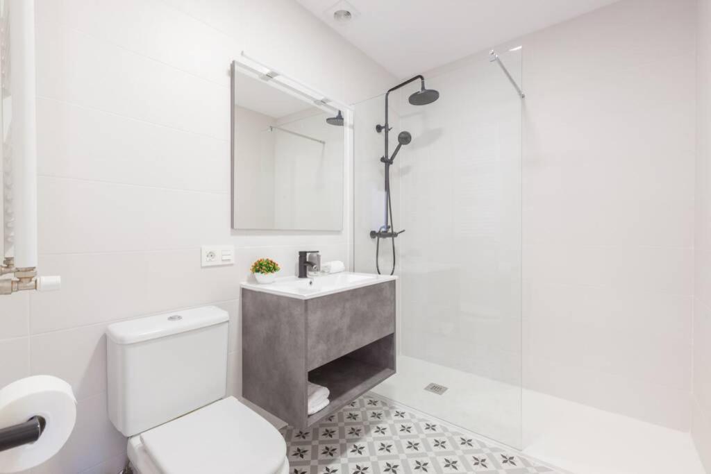New Gorgeous Central Apartment - Beachfront - 3 Bd San Sebastián Exteriör bild