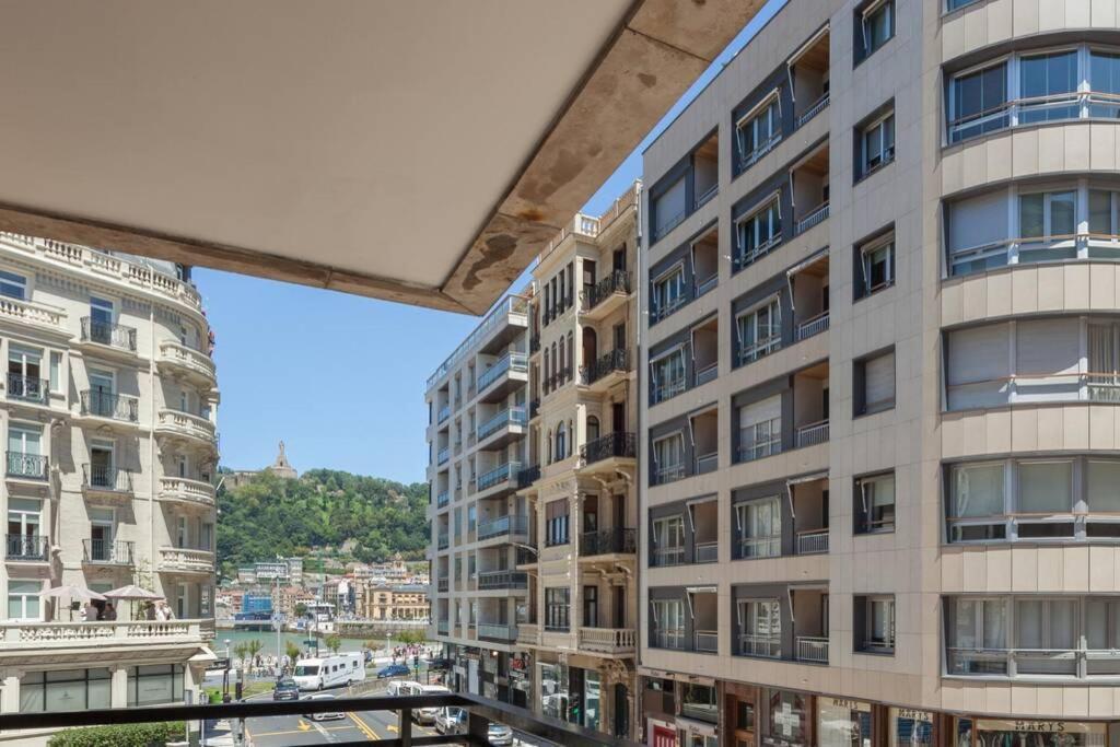 New Gorgeous Central Apartment - Beachfront - 3 Bd San Sebastián Exteriör bild